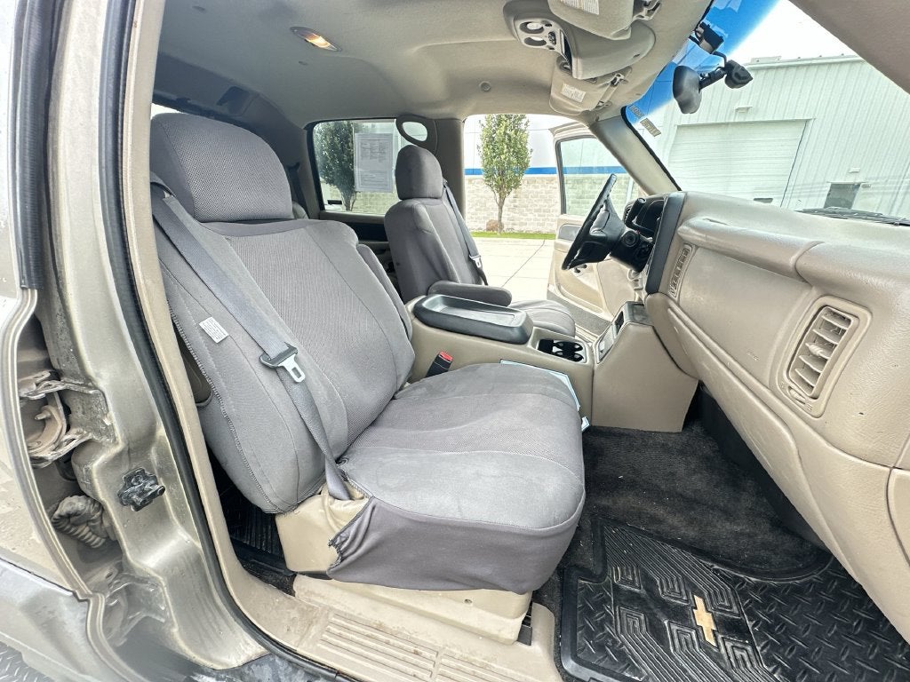 2002 Chevrolet Avalanche 1500 Base 130 WB
