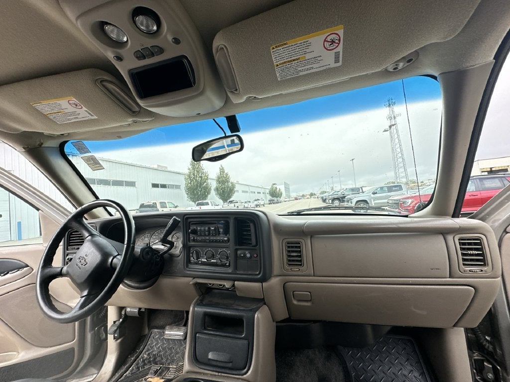 2002 Chevrolet Avalanche 1500 Base 130 WB