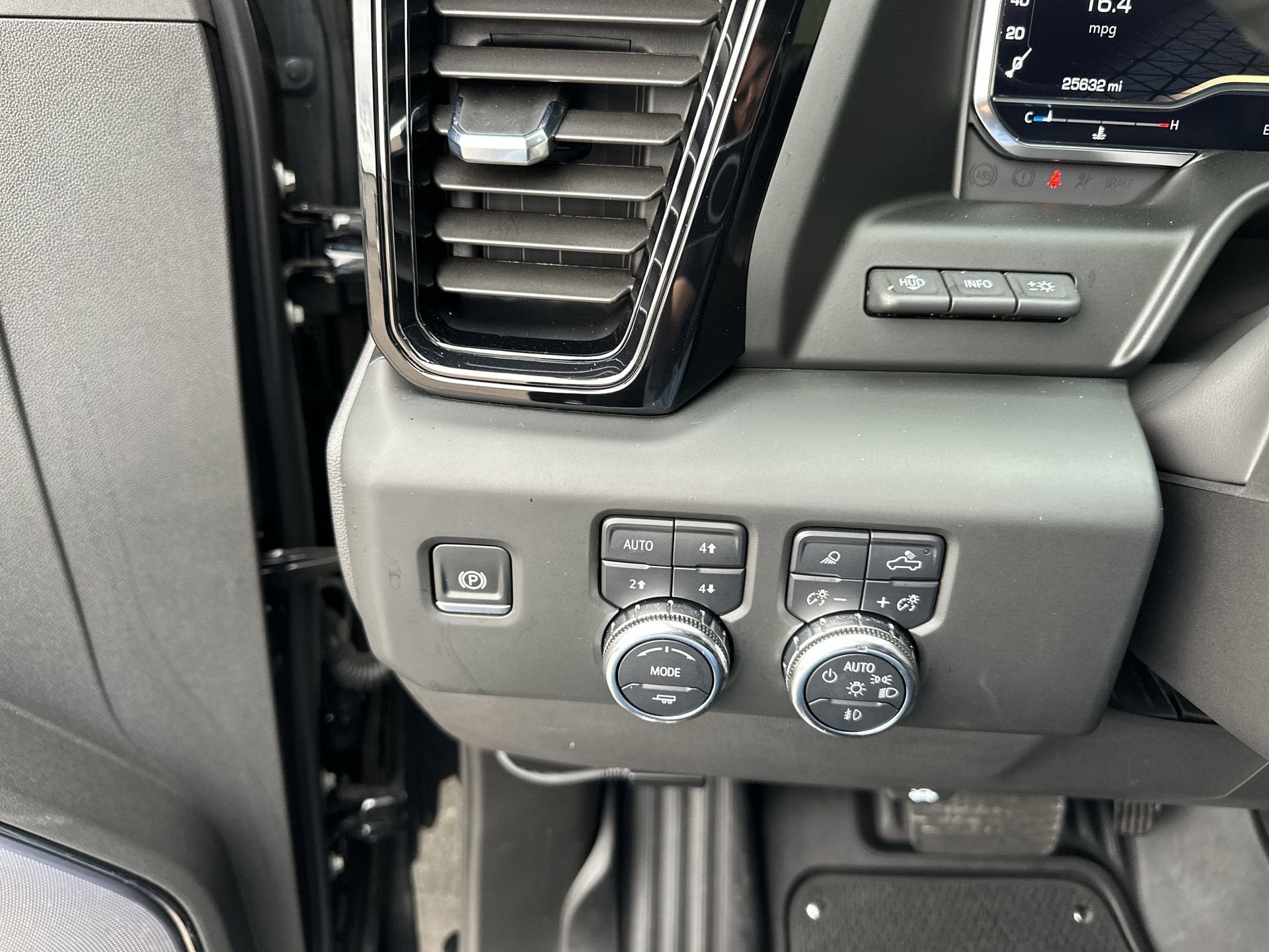 2025 GMC Sierra 1500 AT4X