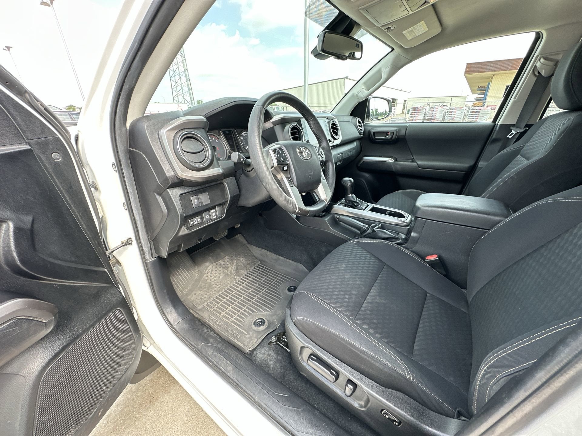 2022 Toyota Tacoma 4WD SR5