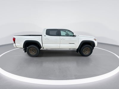2022 Toyota Tacoma 4WD SR5