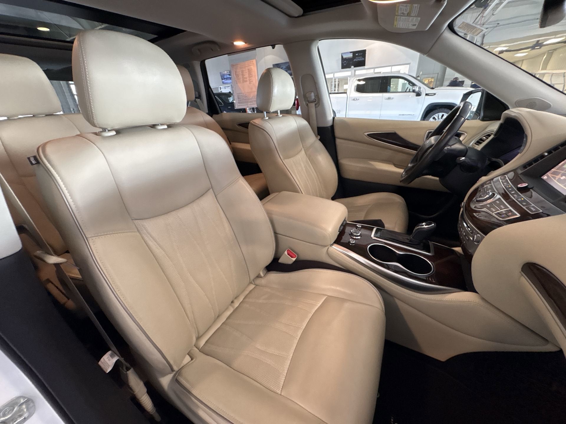 2019 INFINITI QX60 LUXE
