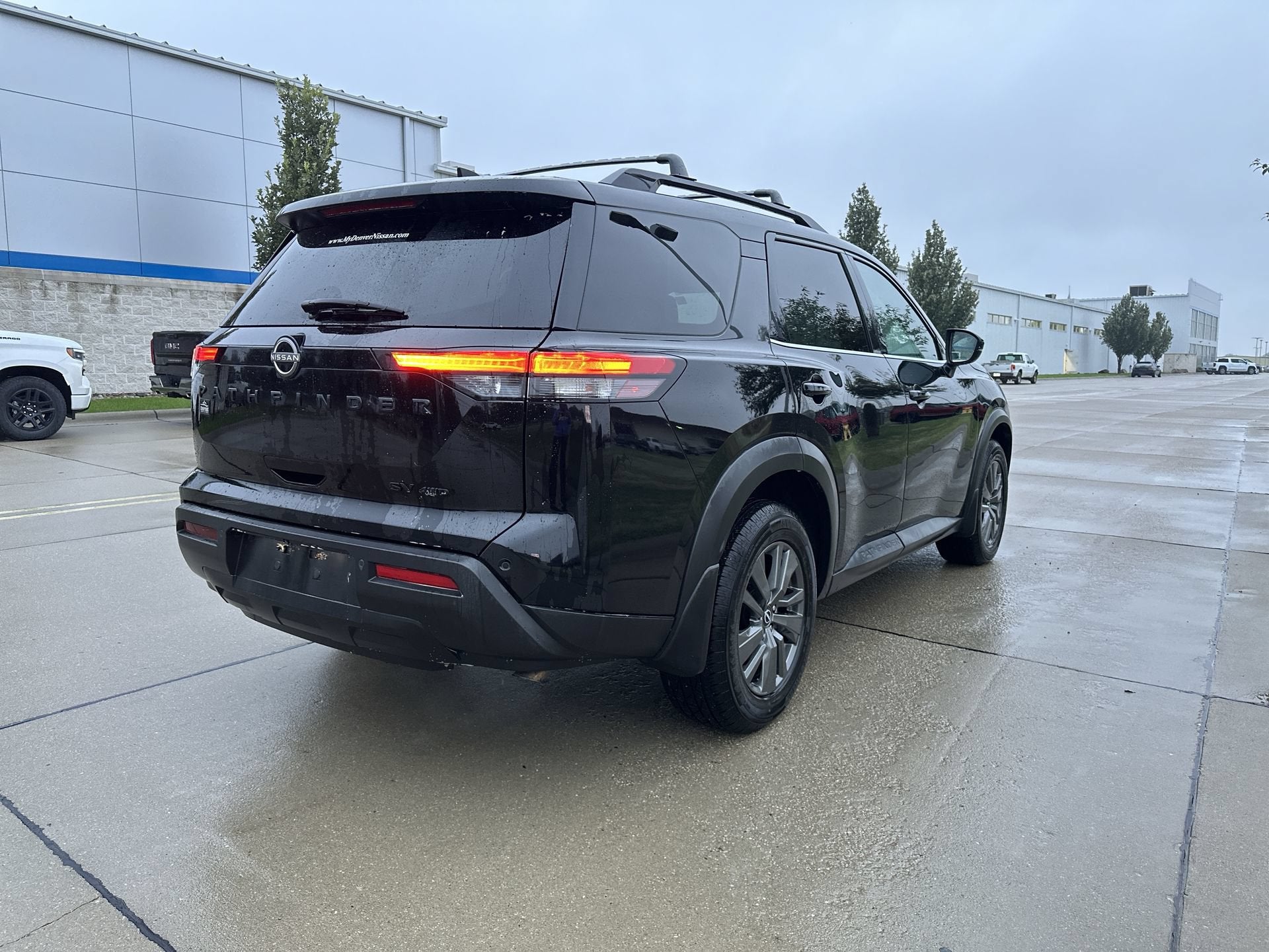 2022 Nissan Pathfinder SV
