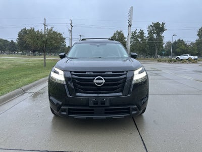 2022 Nissan Pathfinder SV