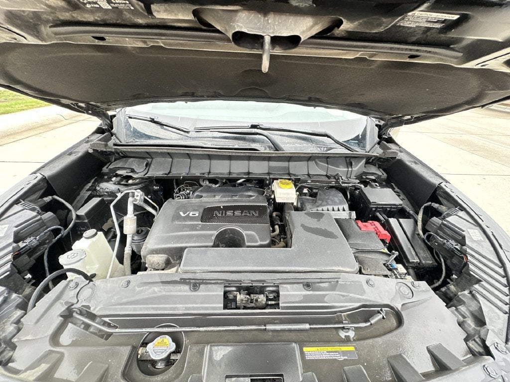 2022 Nissan Pathfinder SV