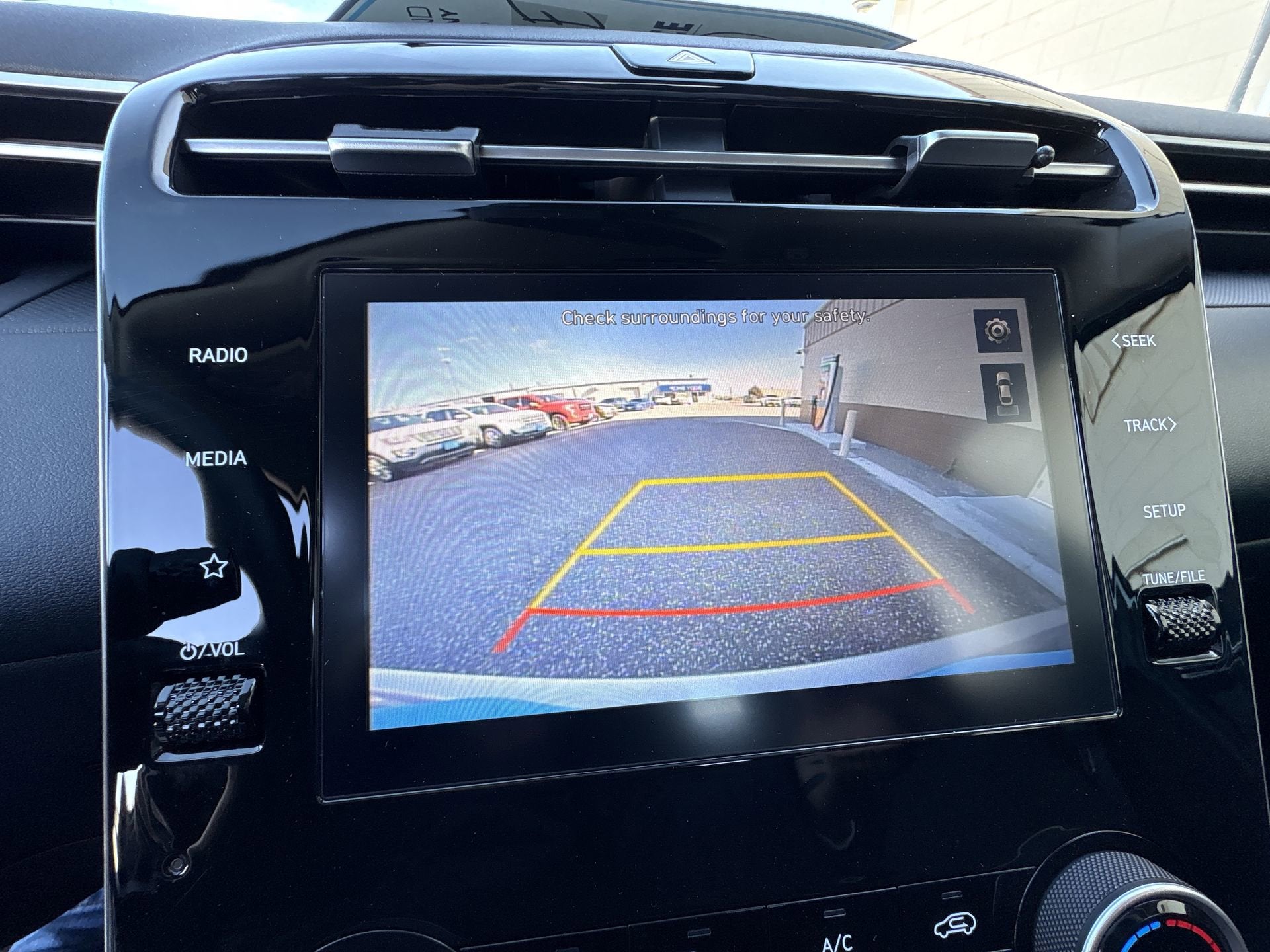 2024 Hyundai TUCSON SE