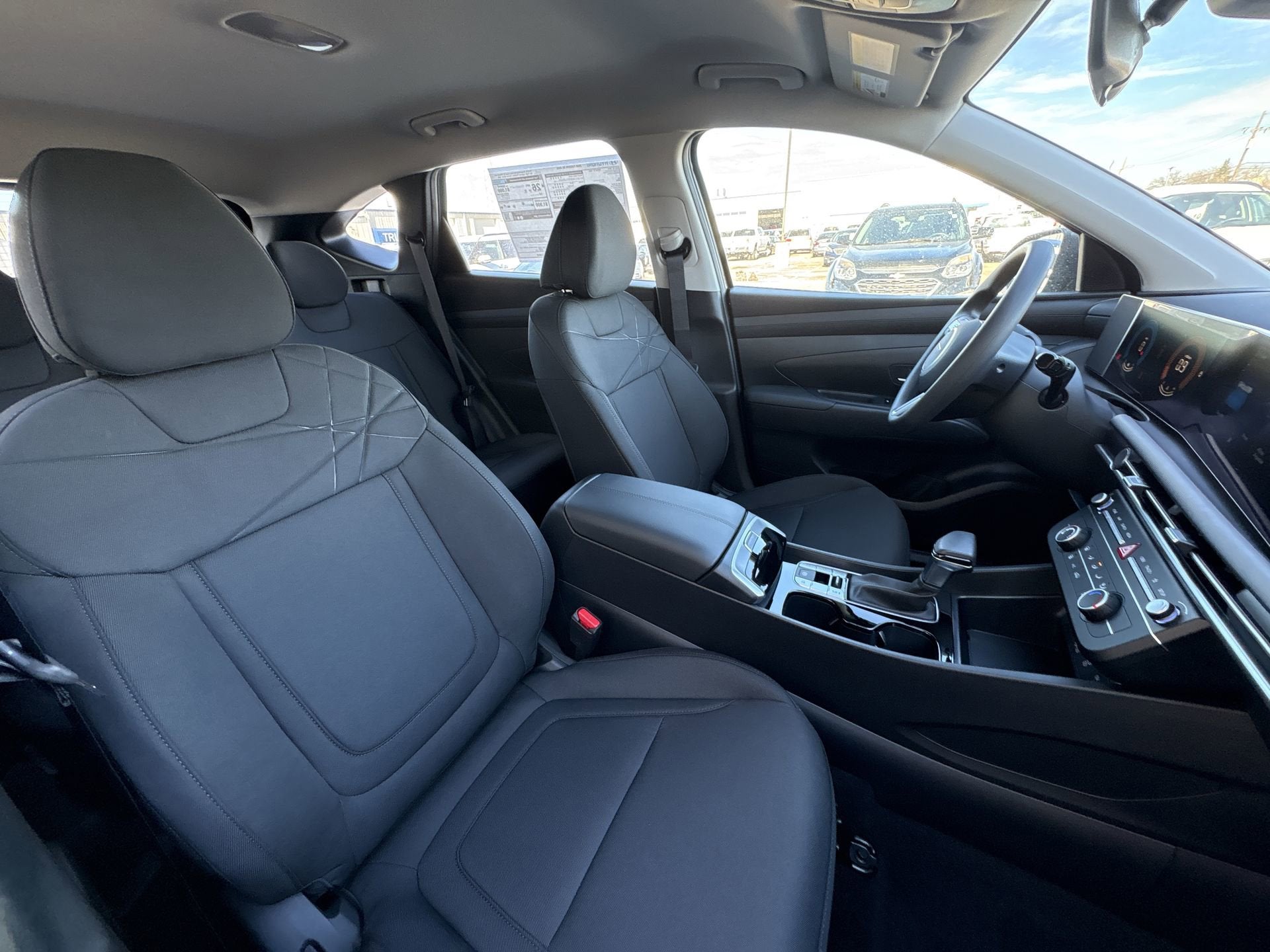 2026 Hyundai TUCSON SE