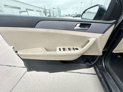 2017 Hyundai SONATA SE