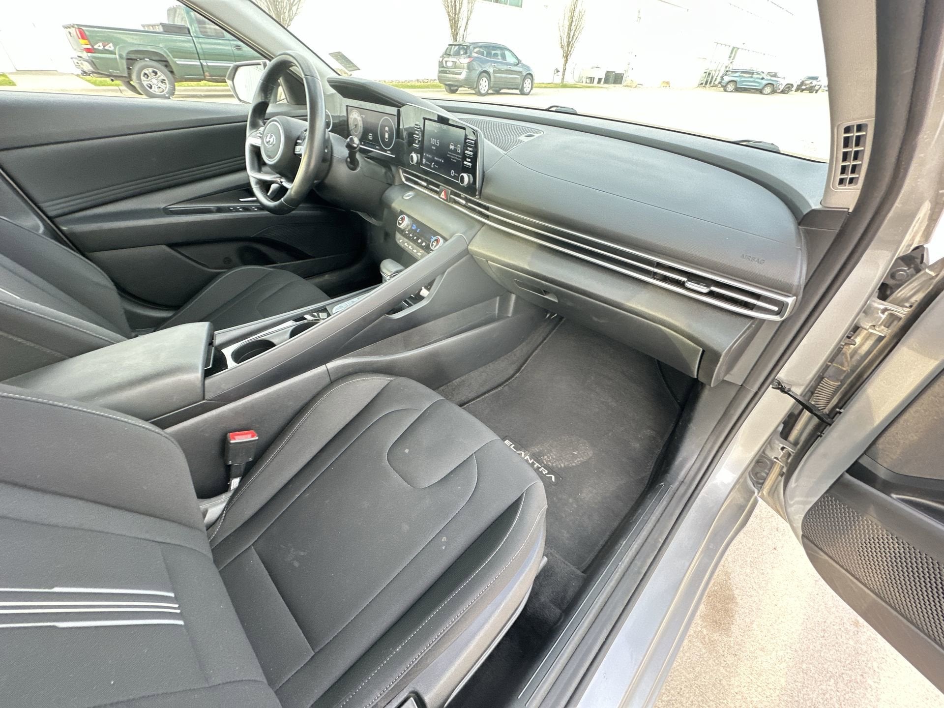 2021 Hyundai ELANTRA SEL