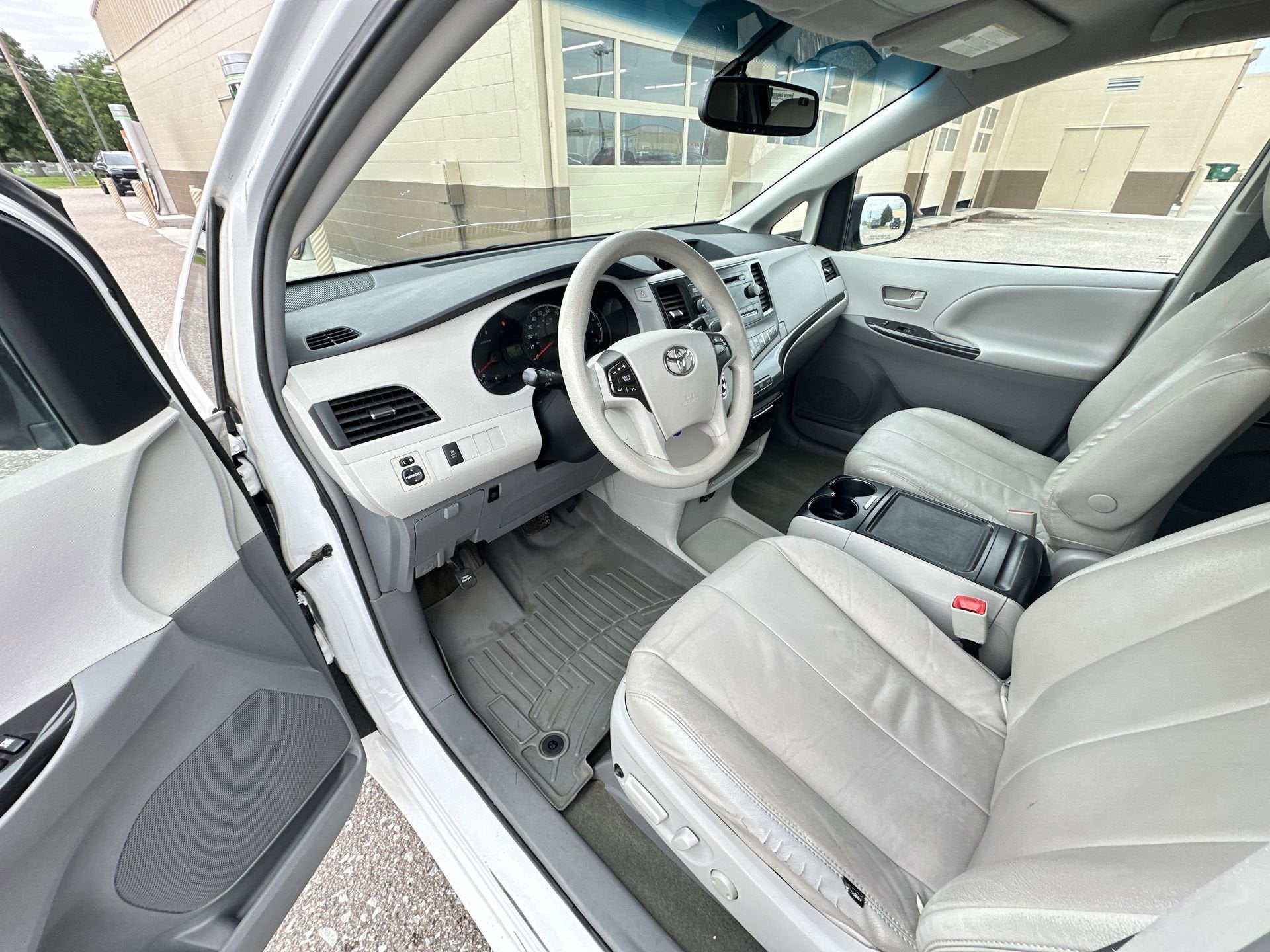 2013 Toyota Sienna LE AAS