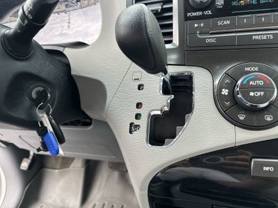 2013 Toyota Sienna LE AAS