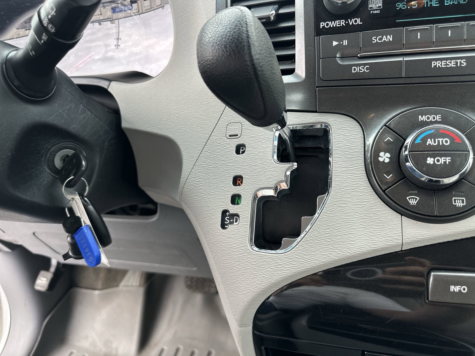 2013 Toyota Sienna LE AAS