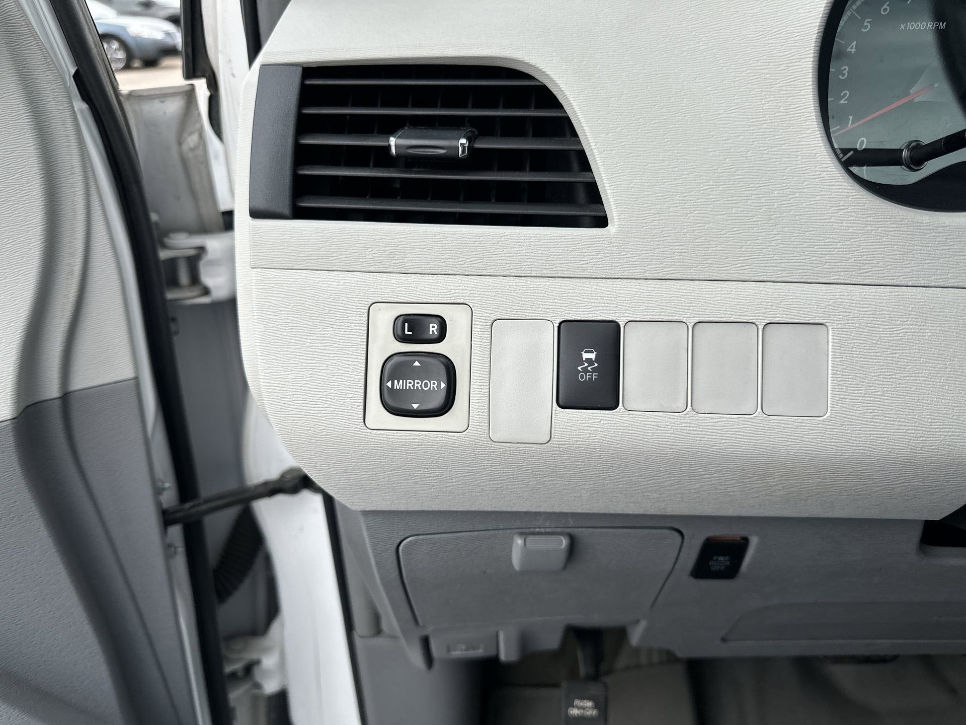 2013 Toyota Sienna LE AAS