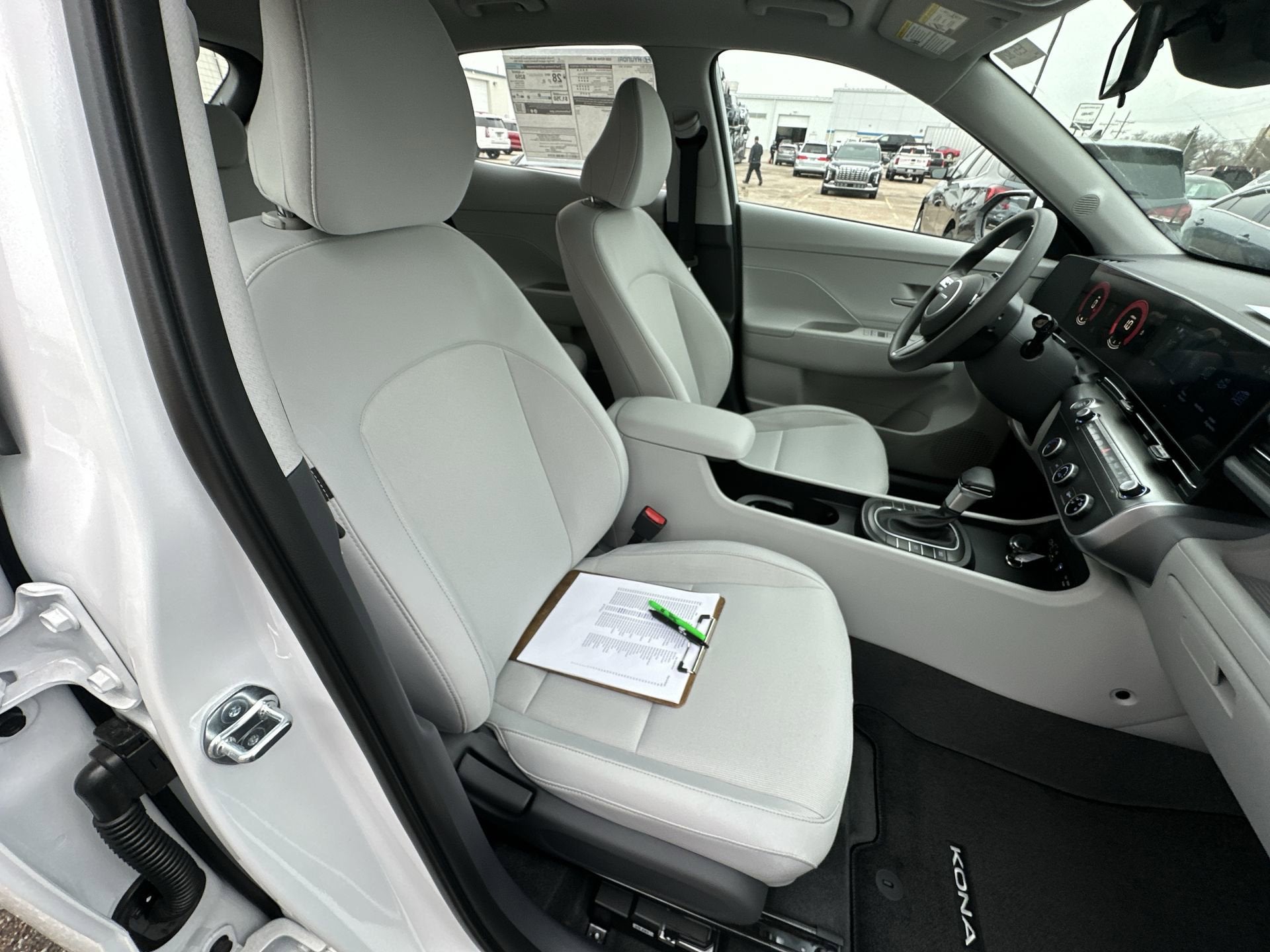 2026 Hyundai KONA SE