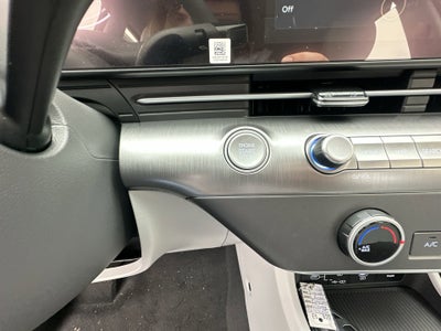 2026 Hyundai KONA SE