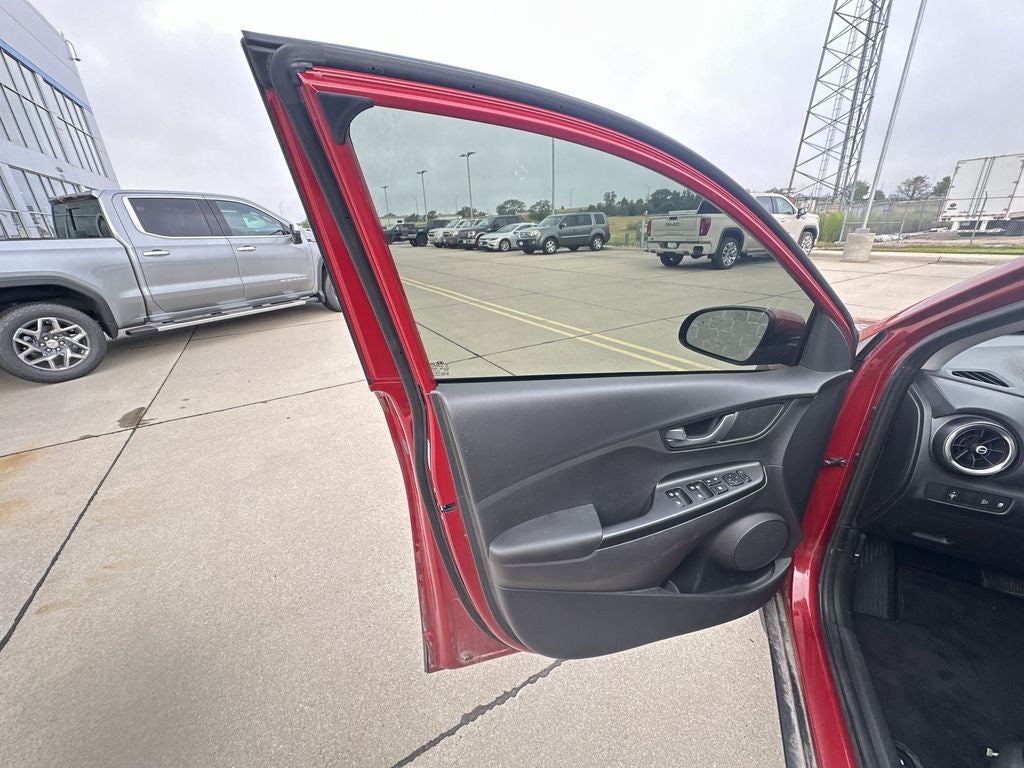 2023 Hyundai KONA SEL