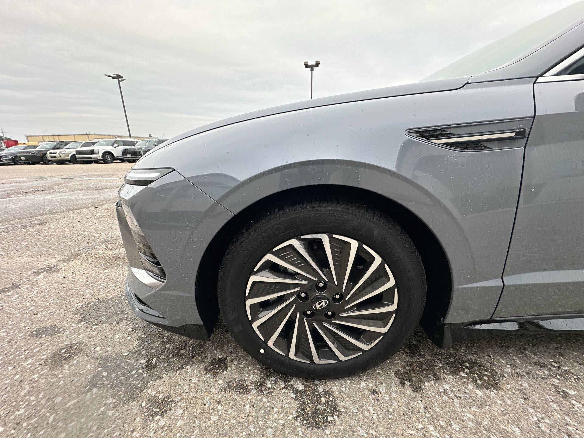2026 Hyundai SONATA HYBRID SEL