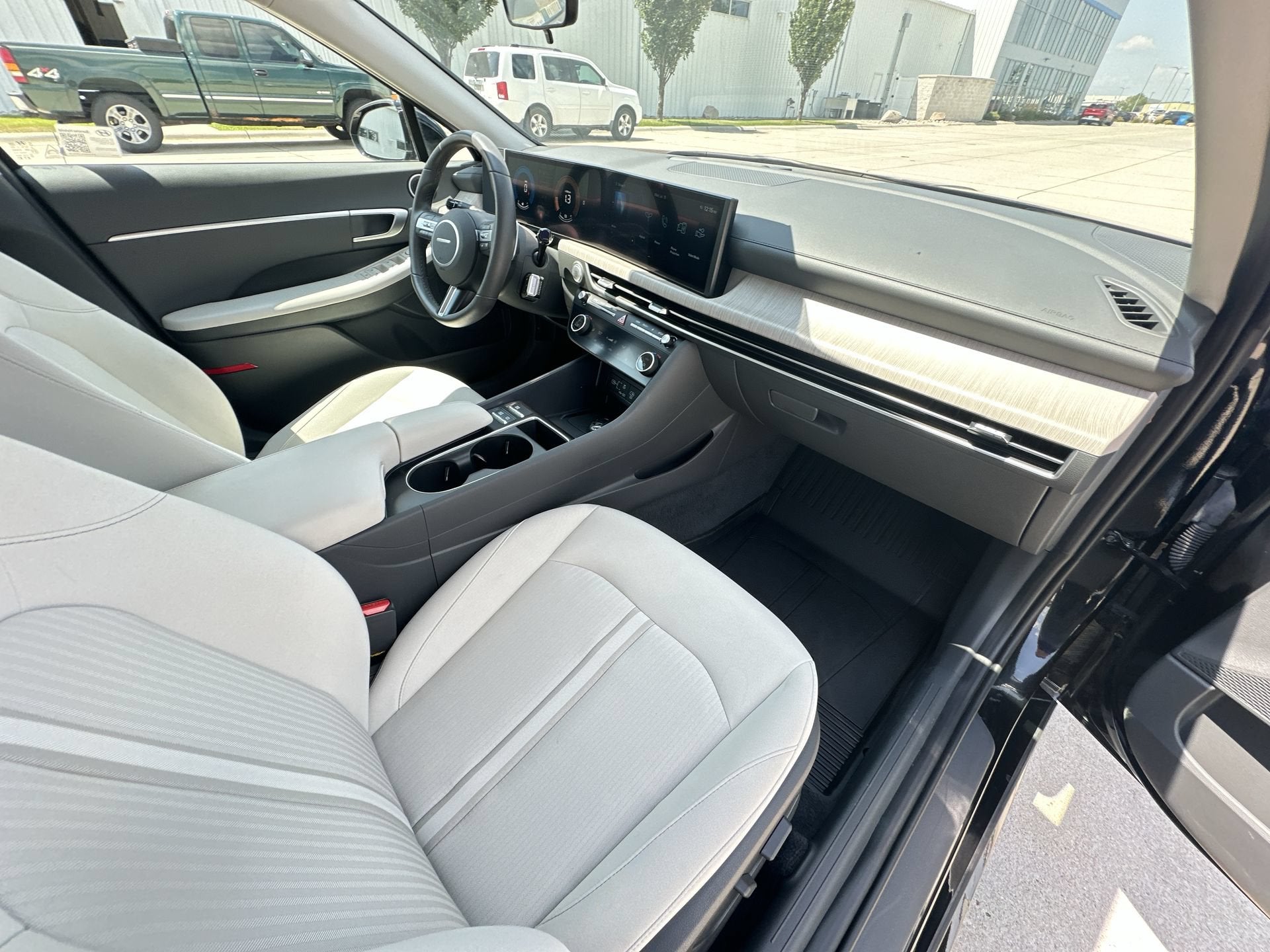 2025 Hyundai SONATA HYBRID SEL