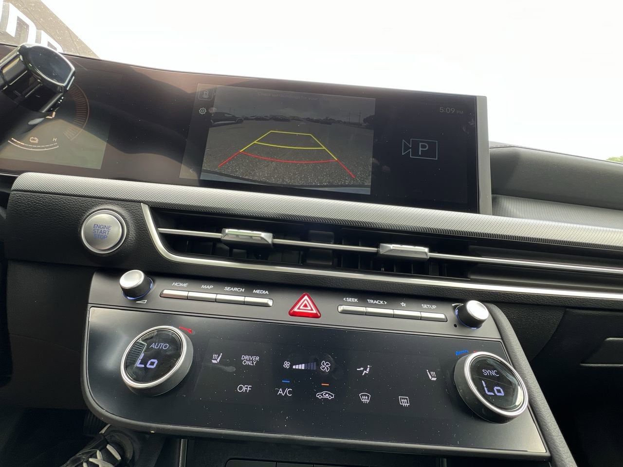 2025 Hyundai SONATA HYBRID SEL