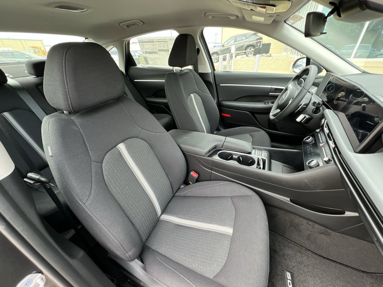 2025 Hyundai SONATA HYBRID SEL