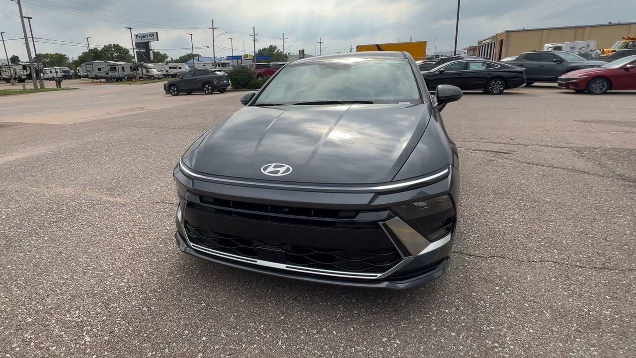 2025 Hyundai SONATA HYBRID SEL