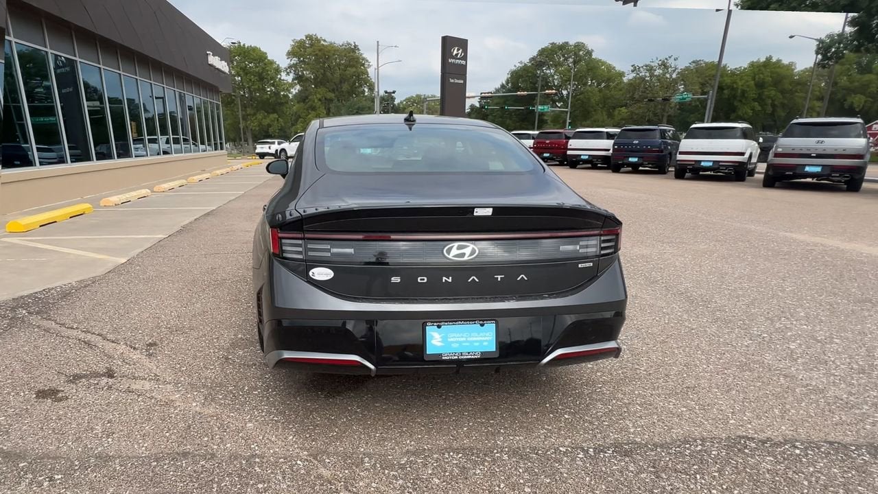 2025 Hyundai SONATA HYBRID SEL