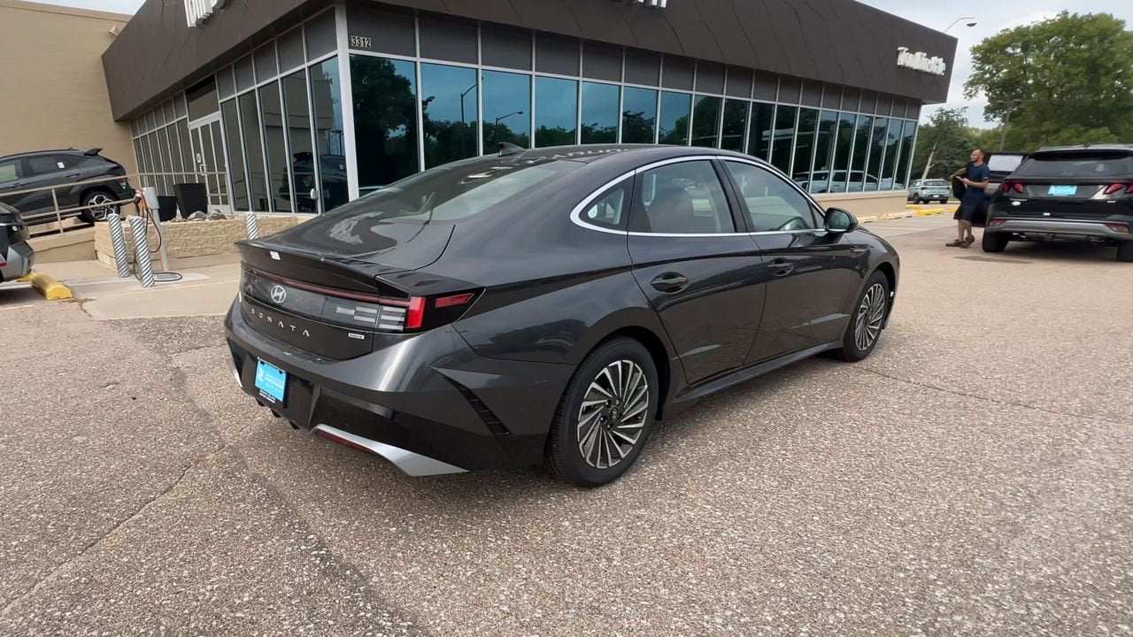 2025 Hyundai SONATA HYBRID SEL