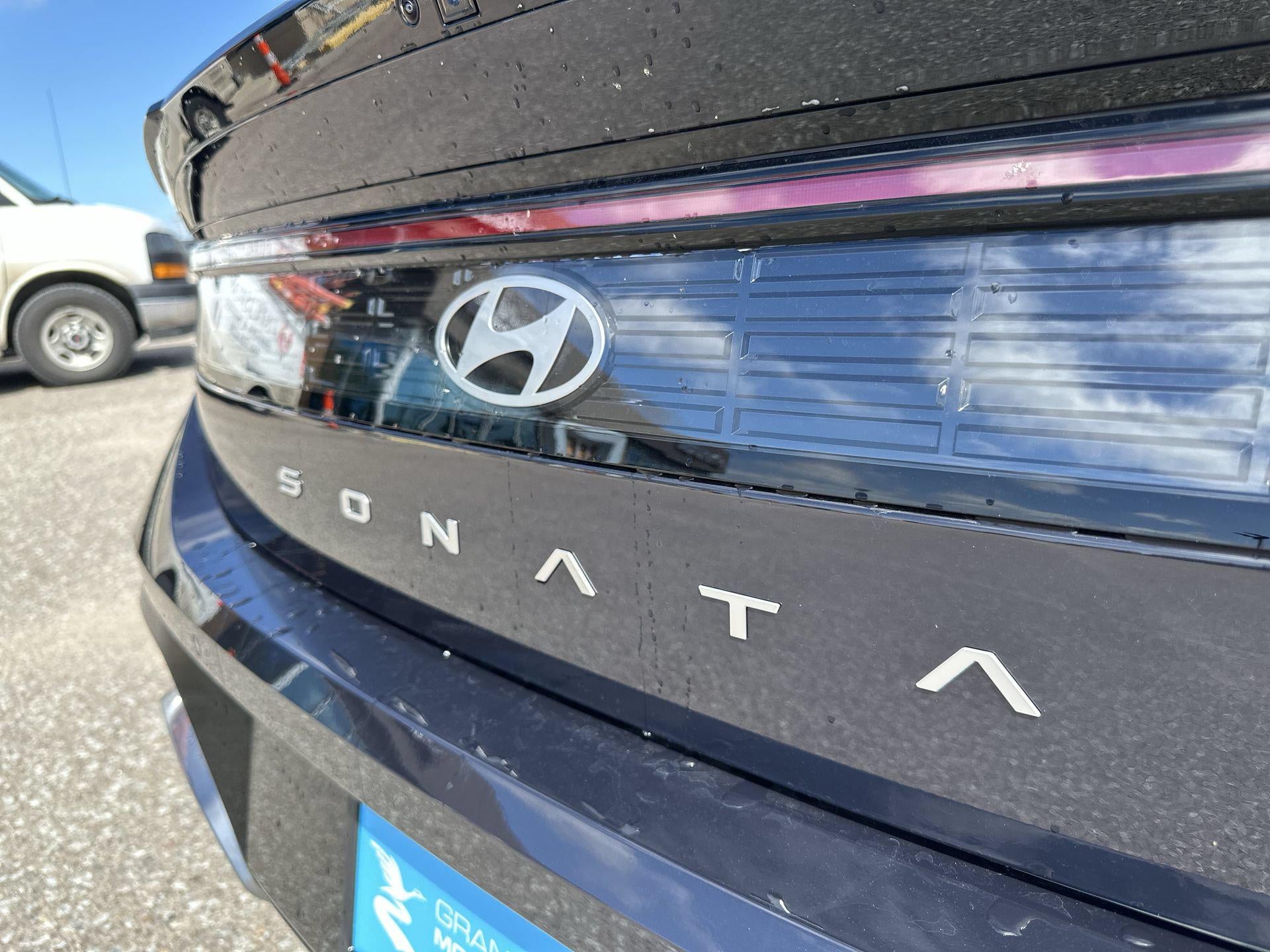 2026 Hyundai SONATA HYBRID Limited