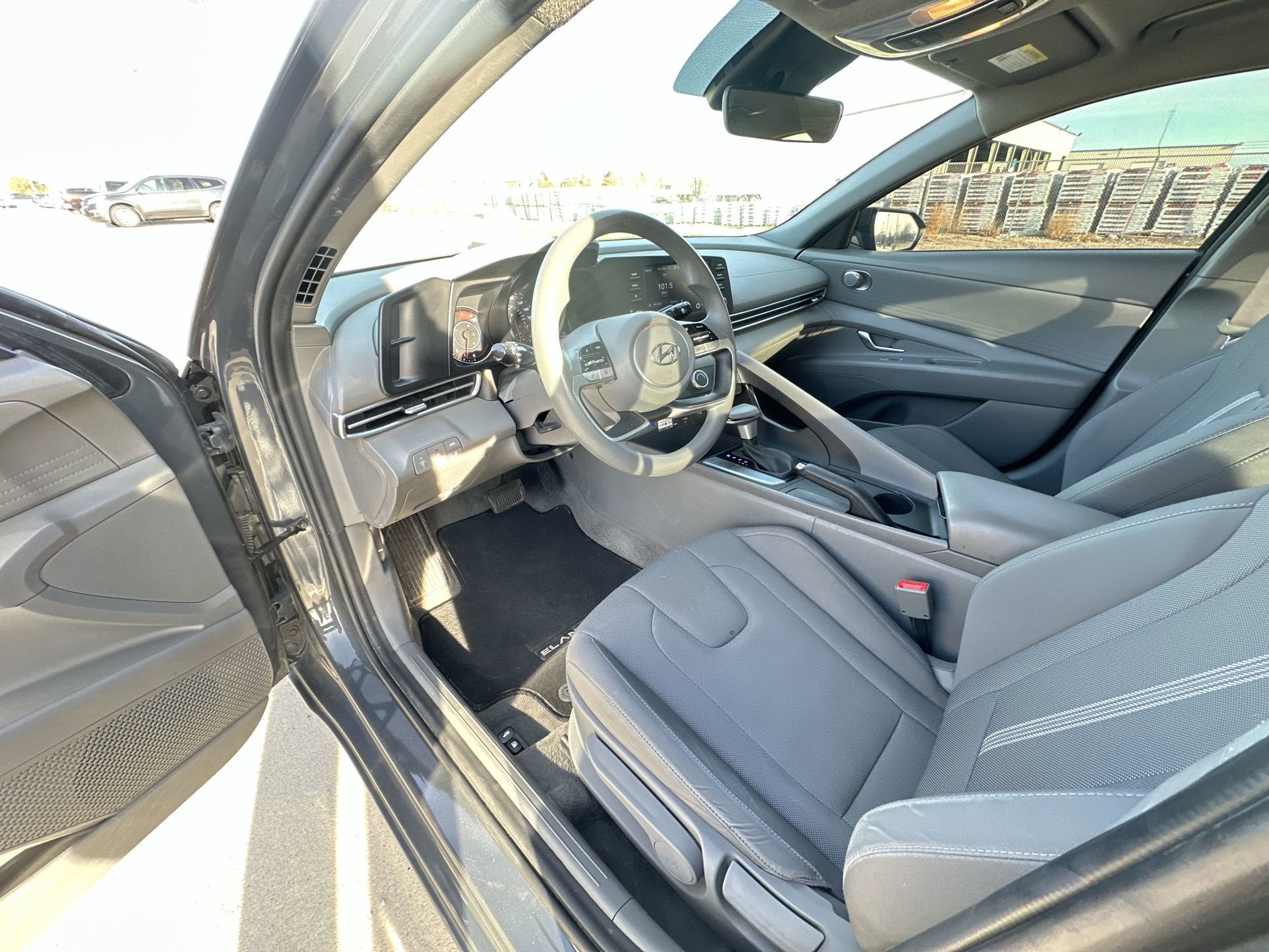 2023 Hyundai ELANTRA SE