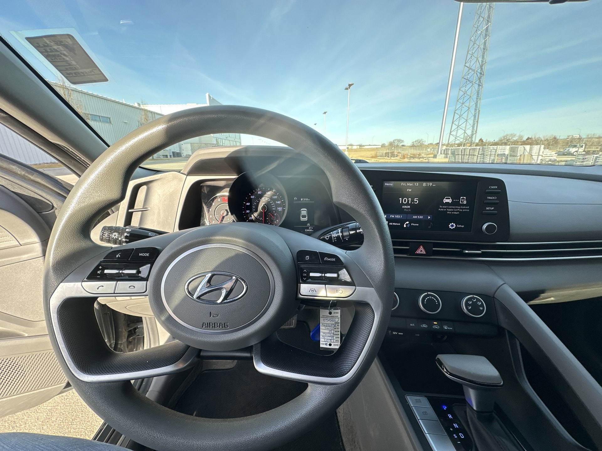 2023 Hyundai ELANTRA SE