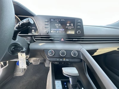 2023 Hyundai ELANTRA SE