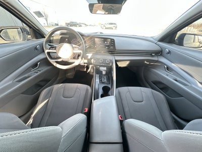 2023 Hyundai ELANTRA SE