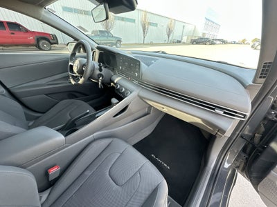 2023 Hyundai ELANTRA SE