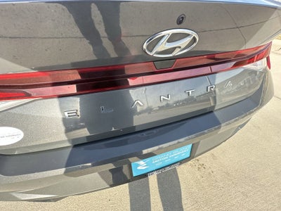 2023 Hyundai ELANTRA SE