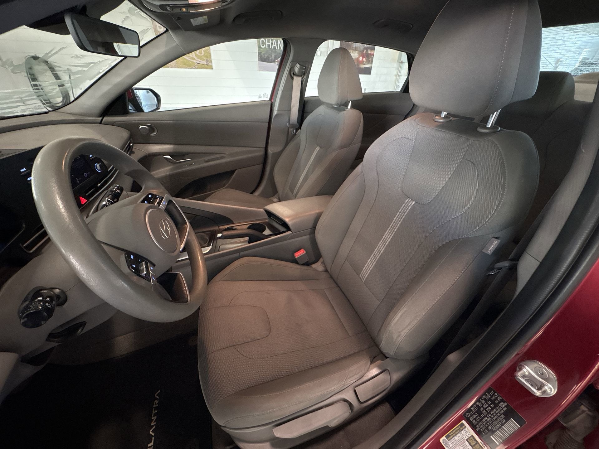 2024 Hyundai ELANTRA SE