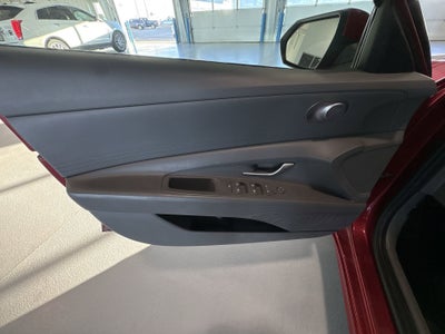 2024 Hyundai ELANTRA SE