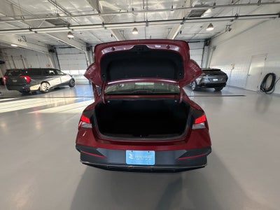 2024 Hyundai ELANTRA SE