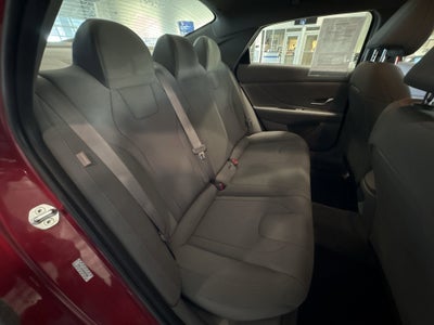 2024 Hyundai ELANTRA SE