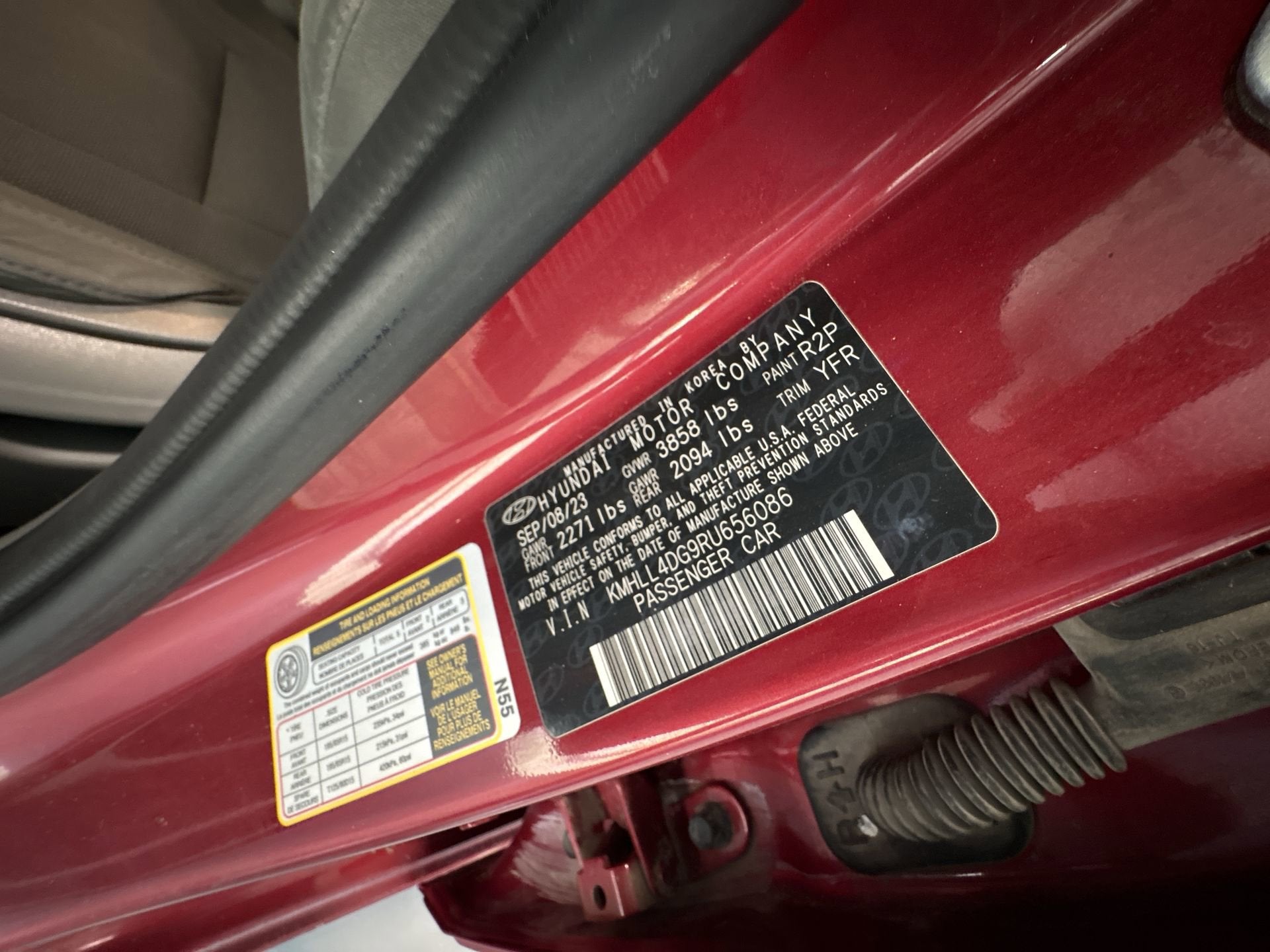 2024 Hyundai ELANTRA SE