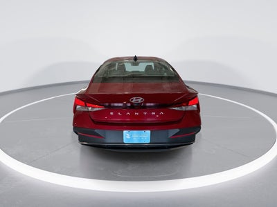 2024 Hyundai ELANTRA SE