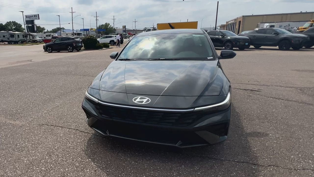 2025 Hyundai ELANTRA SEL Sport
