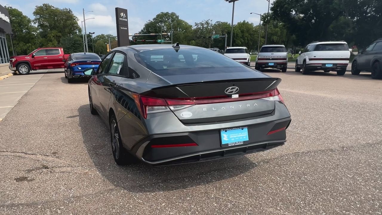 2025 Hyundai ELANTRA SEL Sport